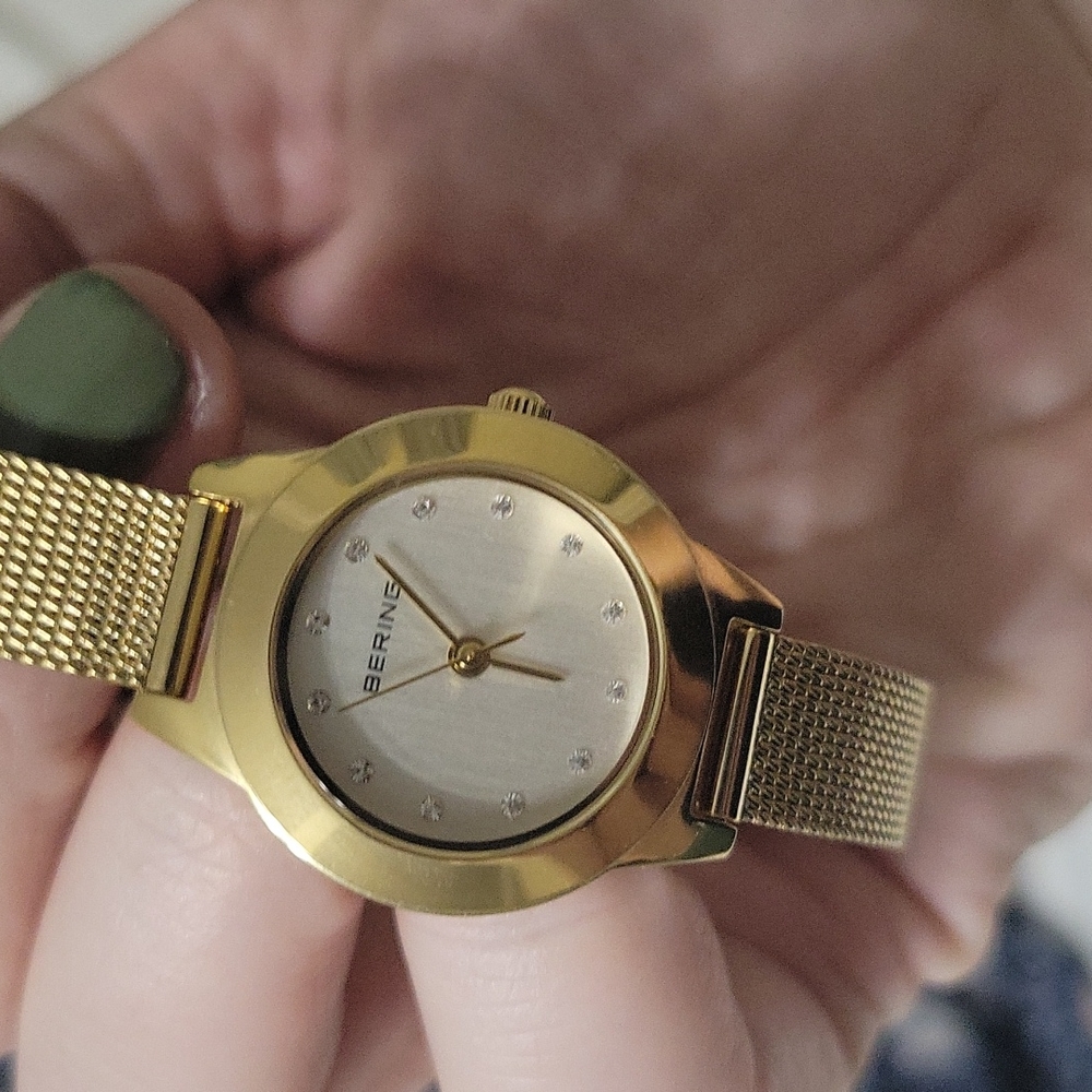 Bering watch color gold